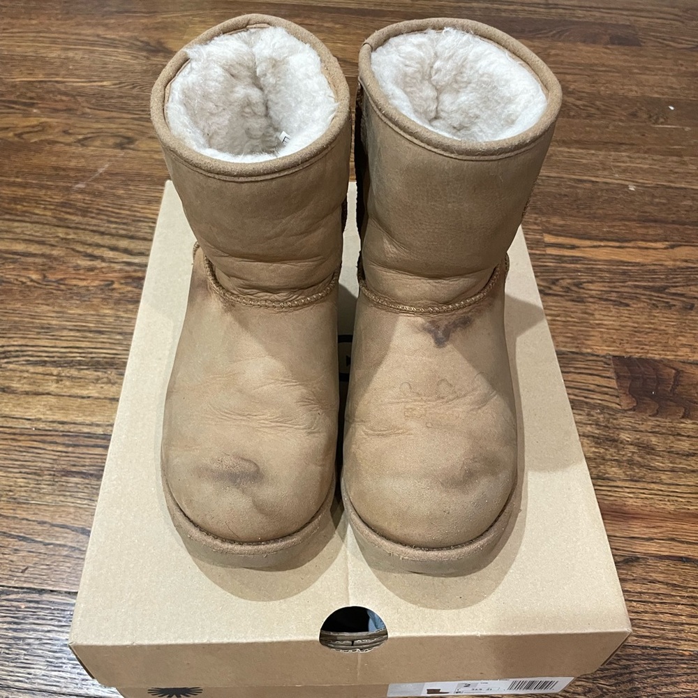 Kids UGG Chestnut Boots Size 2